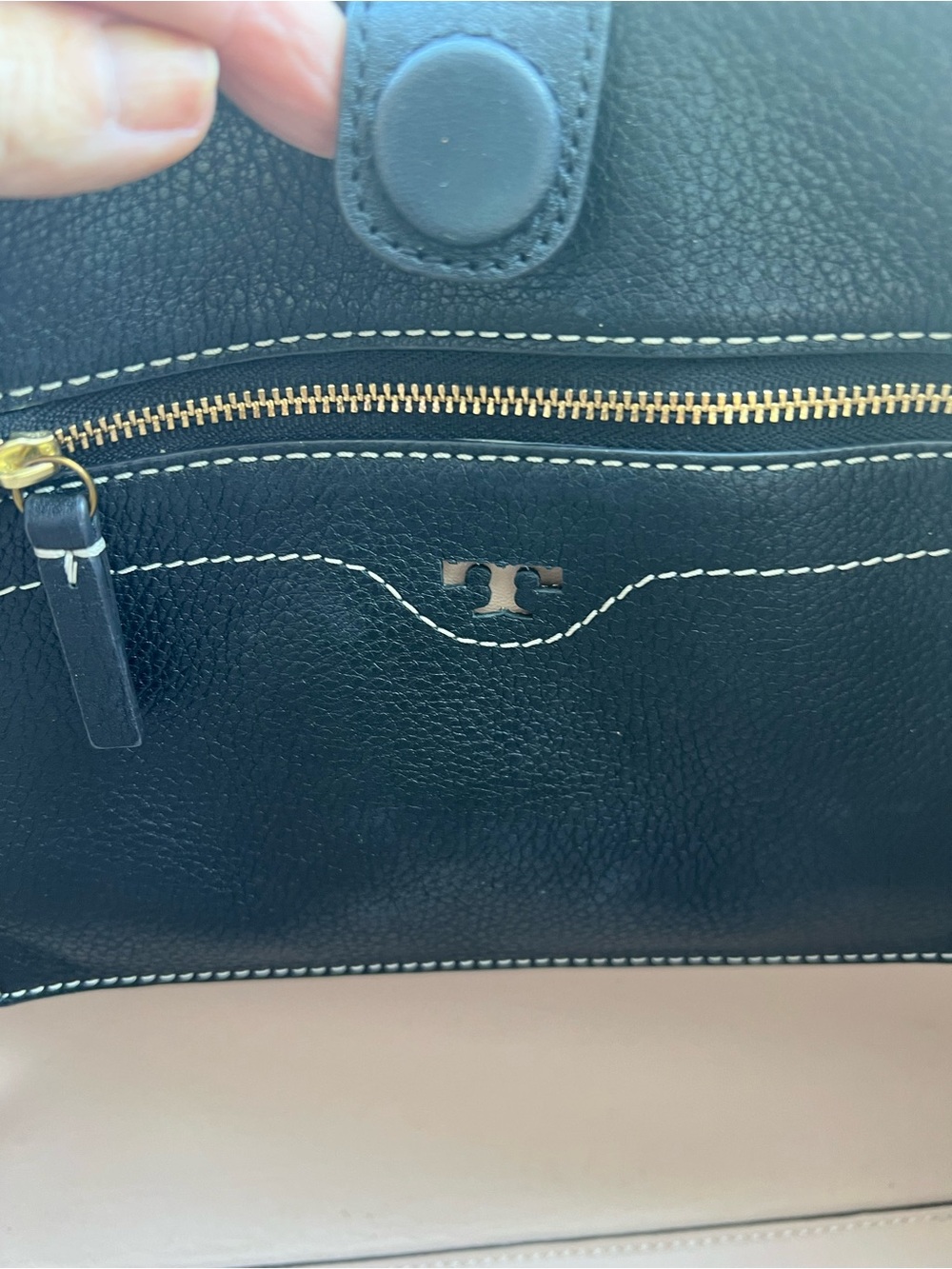 Tory Burch Large leather black logo tote with perforated front pocket - Picture 6 of 15